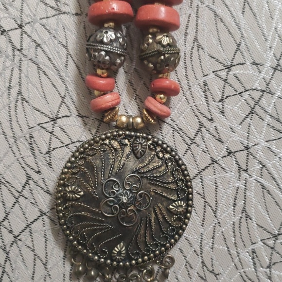 Necklace - Picture 2 of 2